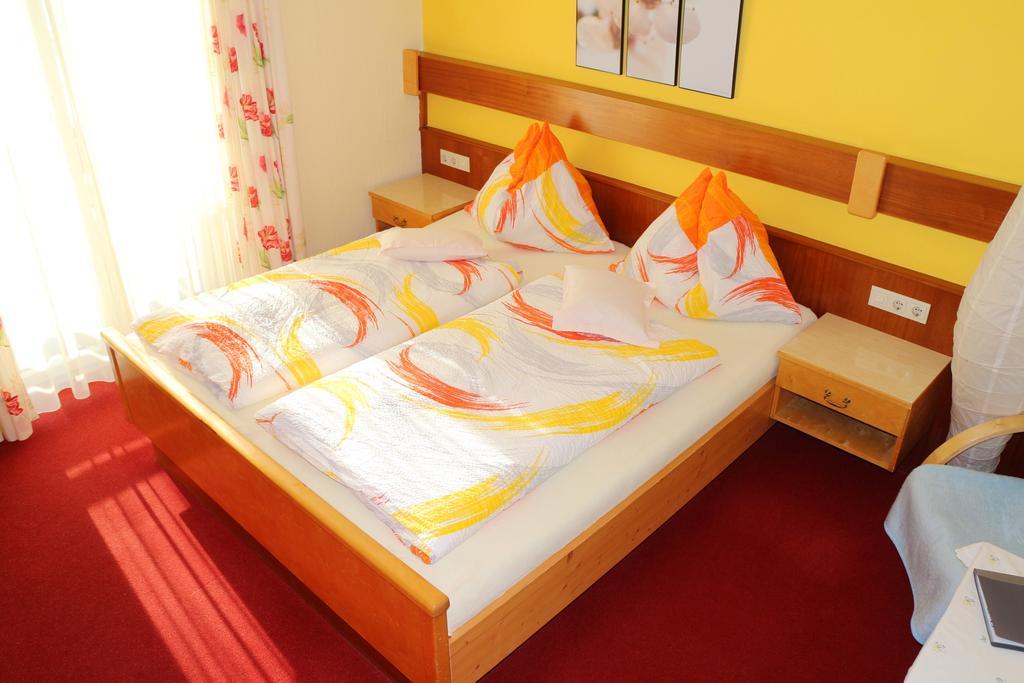 Enzianbrenner Hotel Jenig Ruang foto