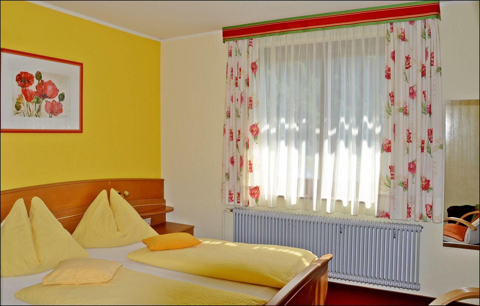 Enzianbrenner Hotel Jenig Bagian luar foto